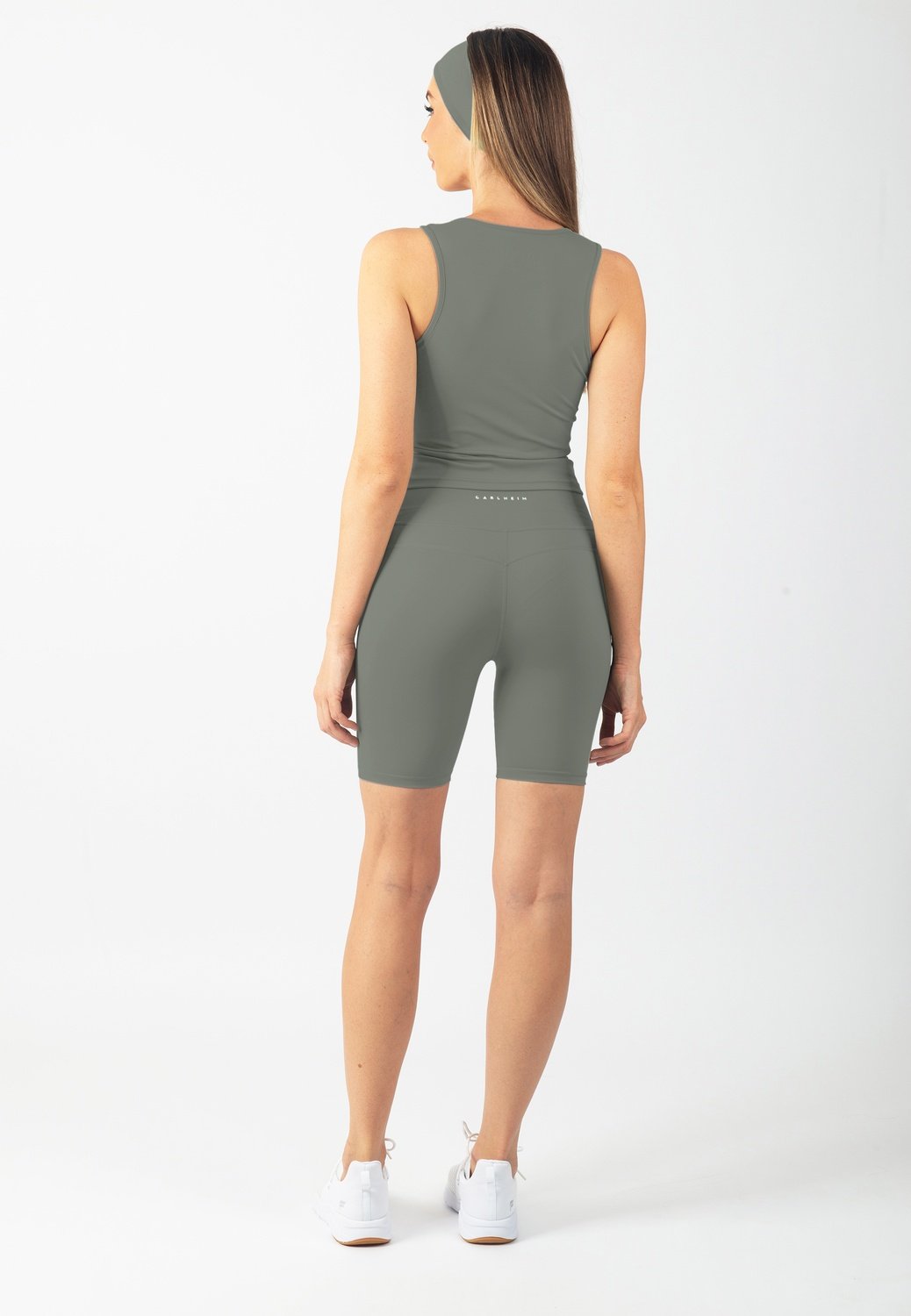 Serenita Shorts 8" (Stone Grey)